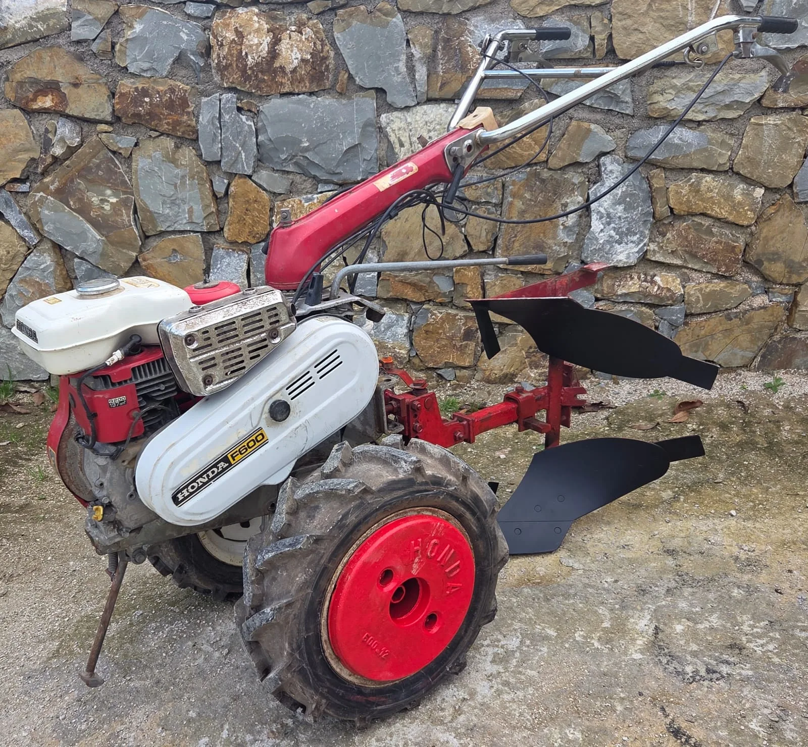Honda F600